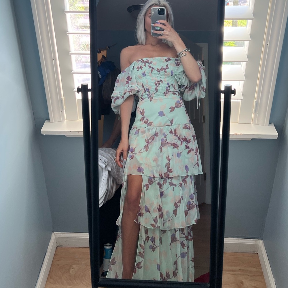 Beautiful blue floral dress, Revolve, S. 💐💐💐